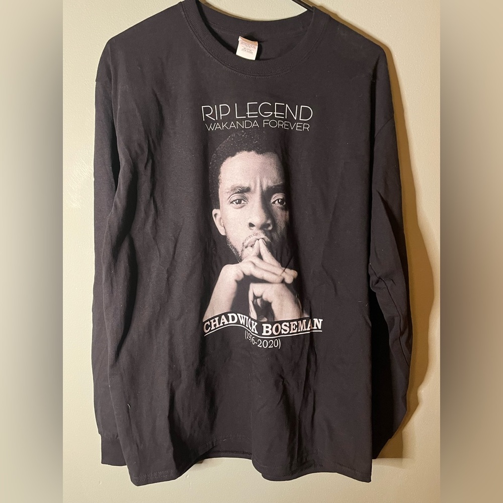 Long sleeve Chadwick Boseman rip tee size XL